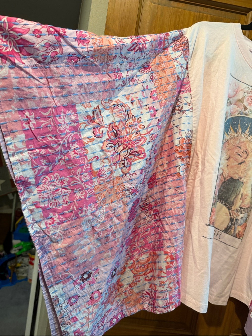 NWT! Blue Velvet Boho Pink Graphic Dolly Parton Tunic Floral Patchwork Sleeves - Picture 4 of 5